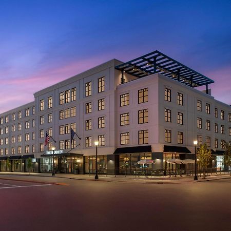Hotel The Bradley Fort Wayne Exterior foto