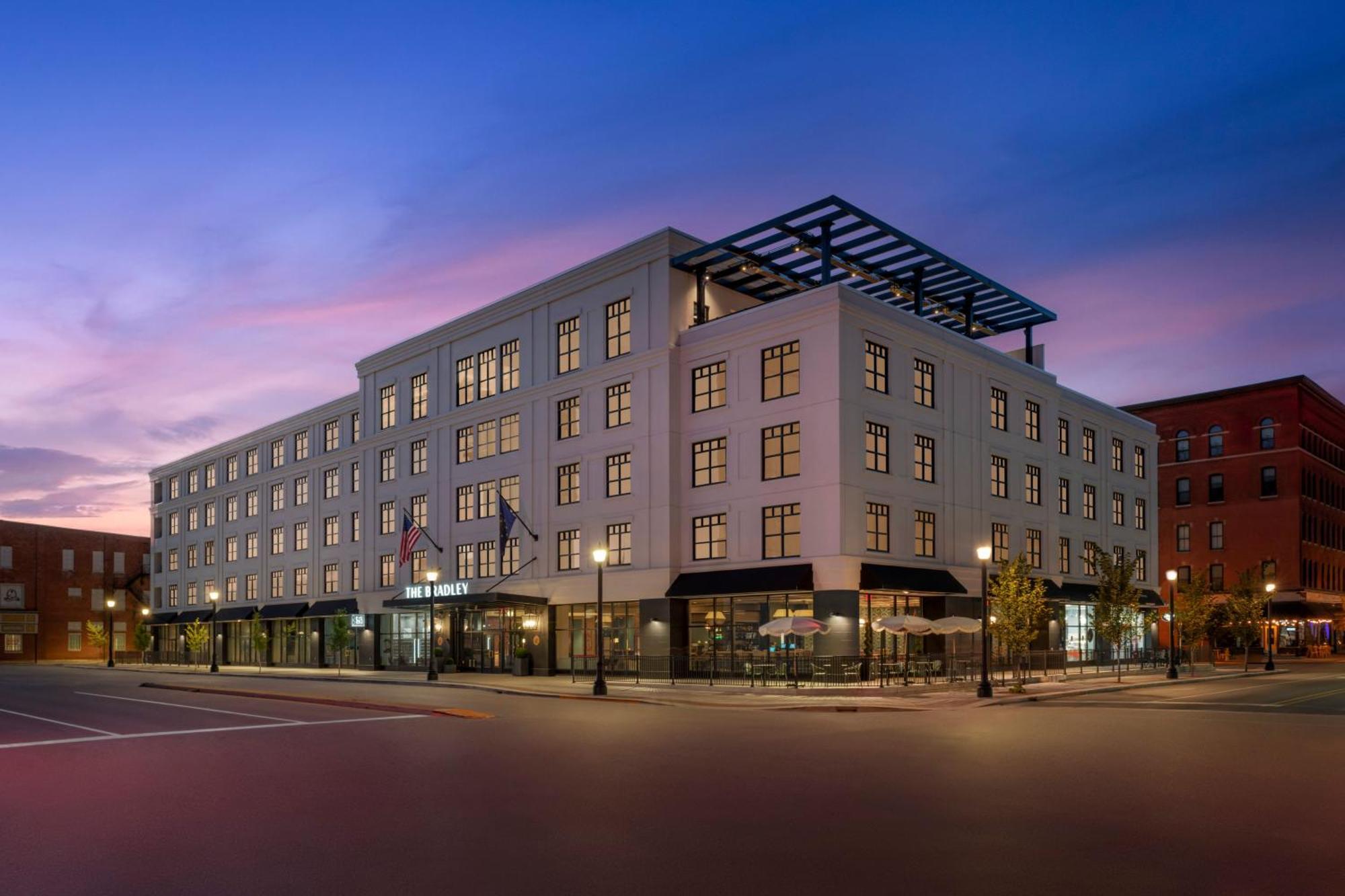 Hotel The Bradley Fort Wayne Exterior foto